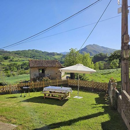 Villa Casa El Caspiu Arobes Arriondas Exterior foto