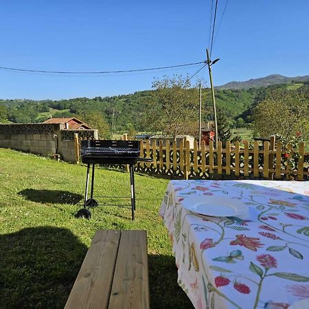 Villa Casa El Caspiu Arobes Arriondas Exterior foto