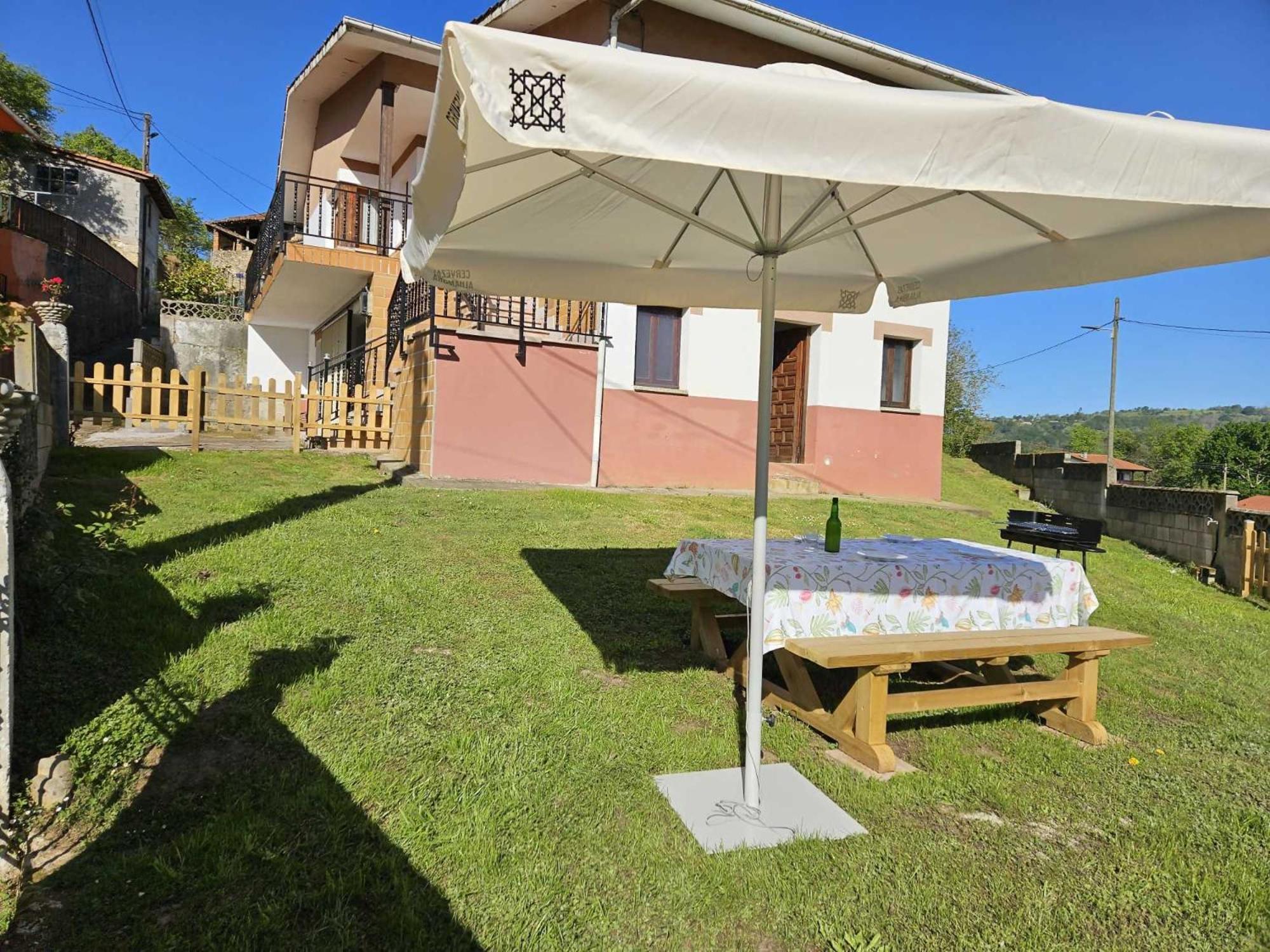 Villa Casa El Caspiu Arobes Arriondas Exterior foto